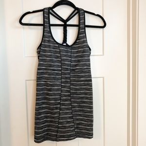 Lole workout tank with built in sports bra. GUC. Medium. Fitted.